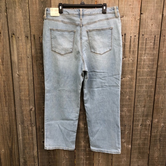 Universal Thread - Picture 2 of 12